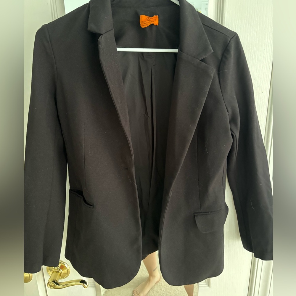 Black suit (Amazon)